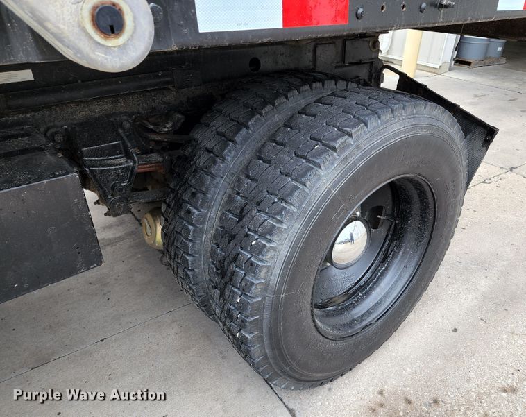 image for item JB9091 1993 Ford L9000  dump truck