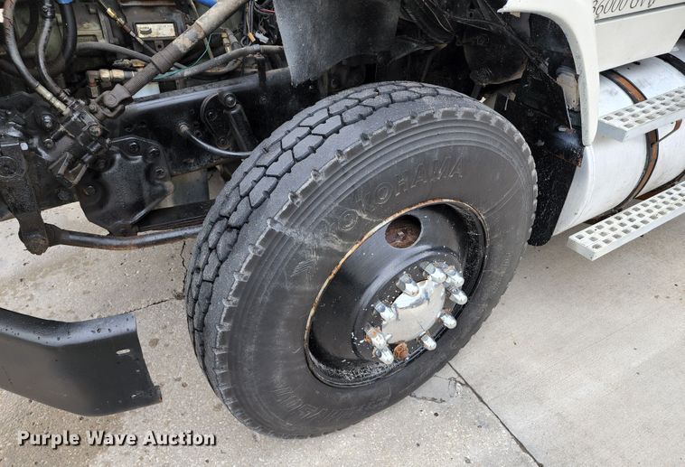 image for item JB9091 1993 Ford L9000  dump truck