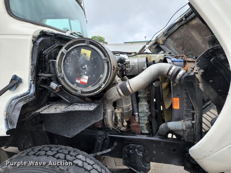 image for item JB9091 1993 Ford L9000  dump truck