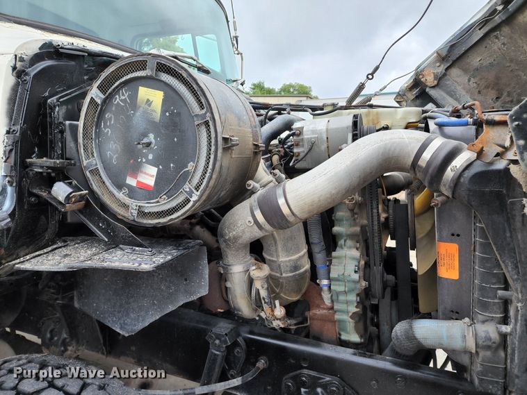 image for item JB9091 1993 Ford L9000  dump truck