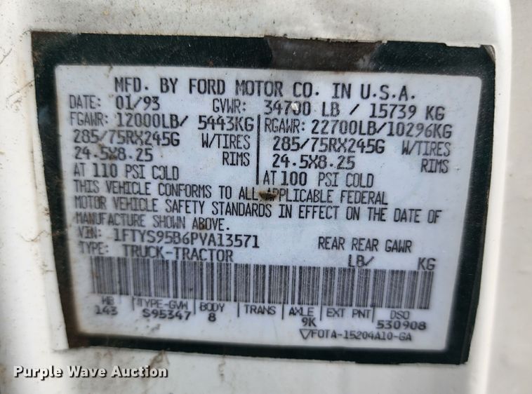 image for item JB9091 1993 Ford L9000  dump truck