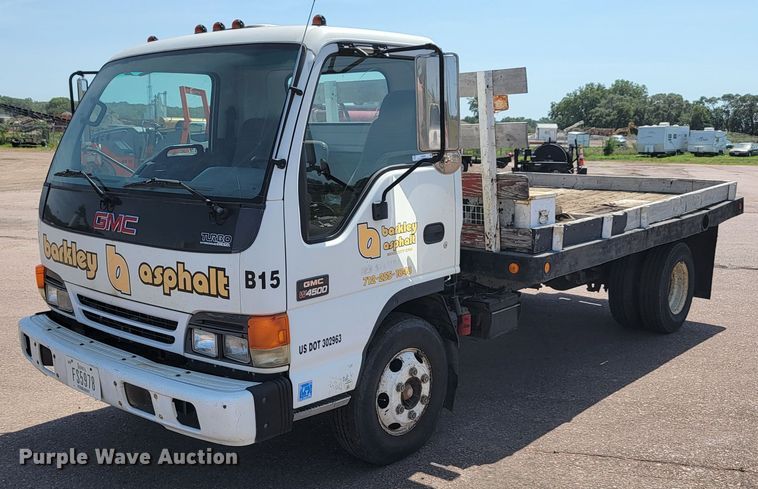 image for item JC9668 2003 GMC W4500  flatbed truck