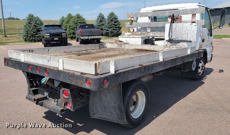 image for item JC9668 2003 GMC W4500  flatbed truck