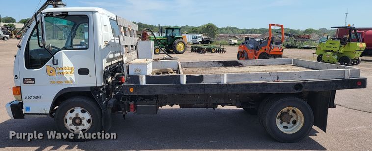 image for item JC9668 2003 GMC W4500  flatbed truck