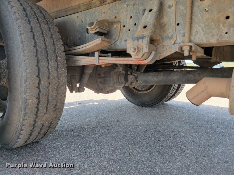 image for item JC9668 2003 GMC W4500  flatbed truck