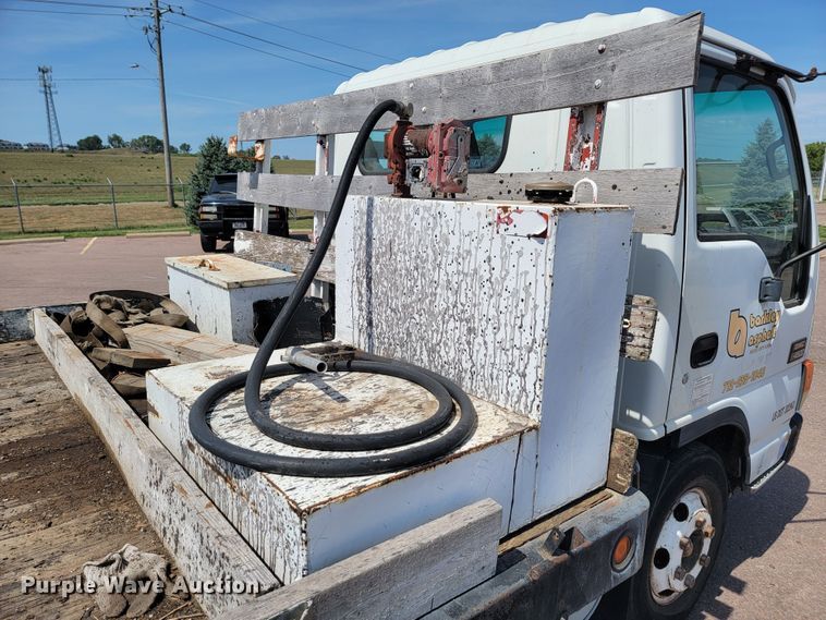 image for item JC9668 2003 GMC W4500  flatbed truck