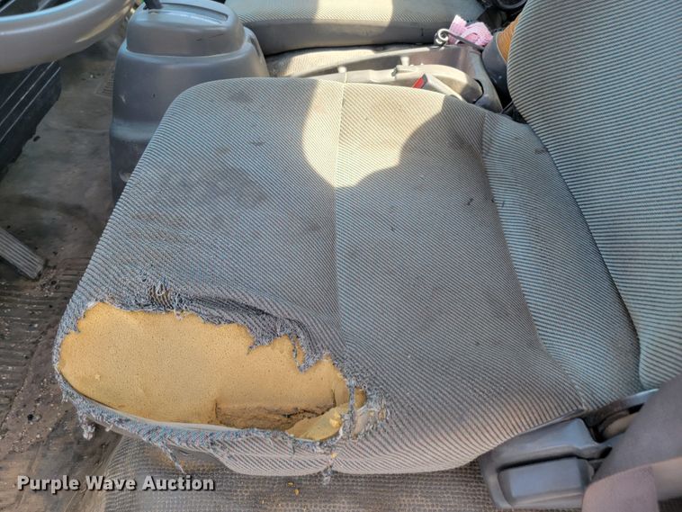 image for item JC9668 2003 GMC W4500  flatbed truck