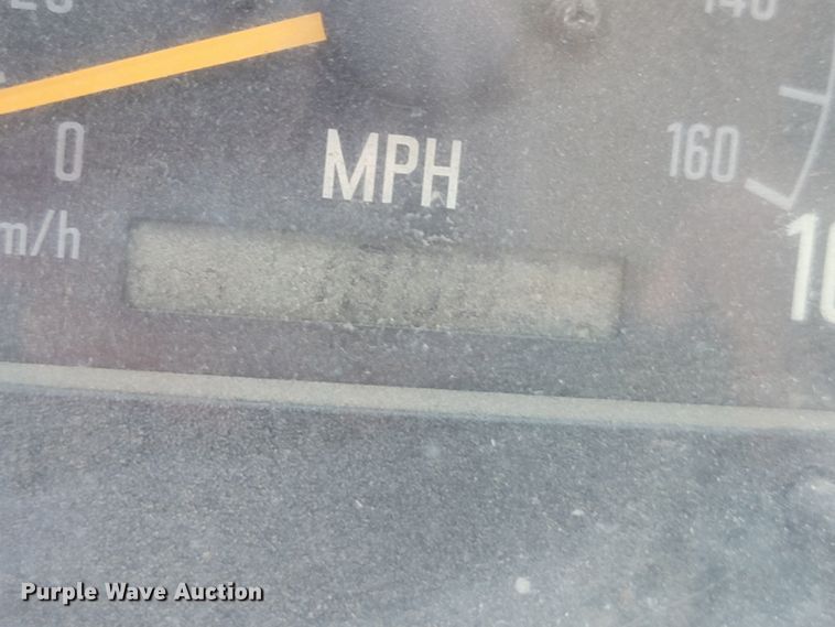 image for item JC9668 2003 GMC W4500  flatbed truck