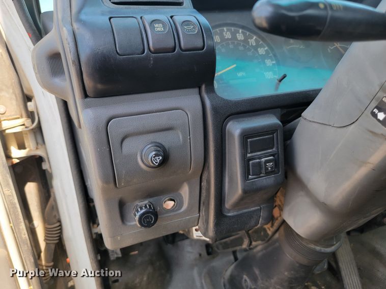 image for item JC9668 2003 GMC W4500  flatbed truck