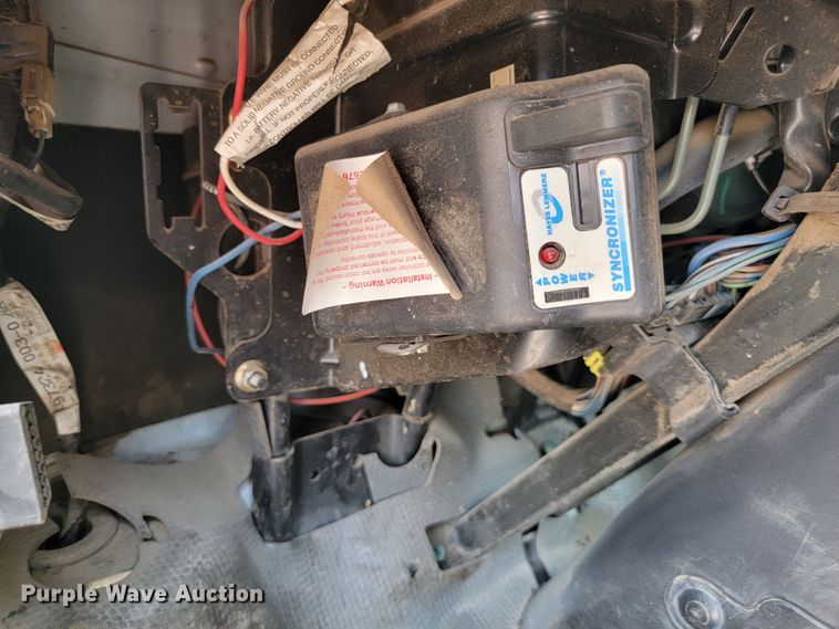 image for item JC9668 2003 GMC W4500  flatbed truck