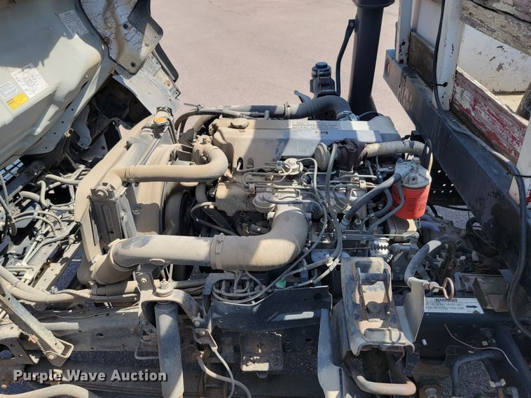 image for item JC9668 2003 GMC W4500  flatbed truck