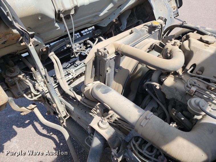 image for item JC9668 2003 GMC W4500  flatbed truck