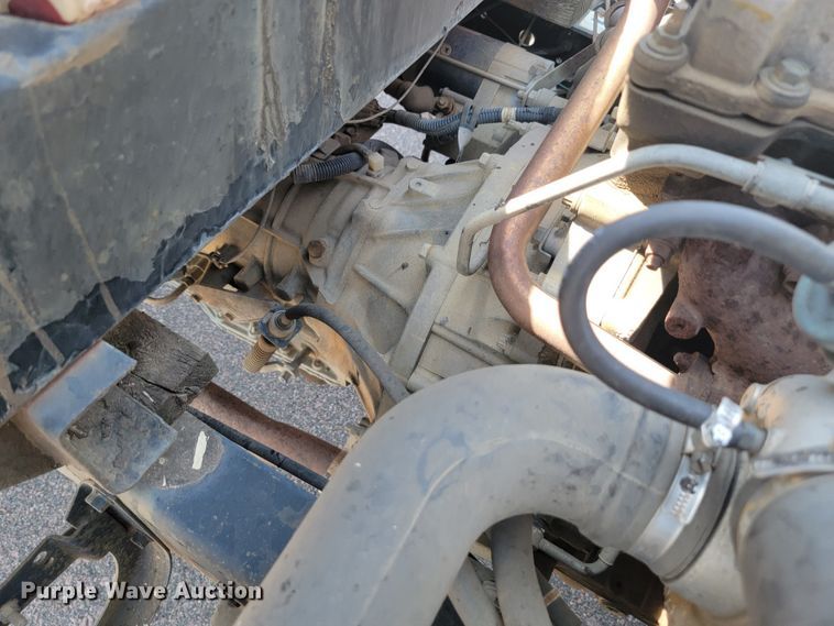 image for item JC9668 2003 GMC W4500  flatbed truck