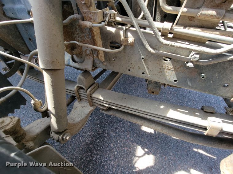 image for item JC9668 2003 GMC W4500  flatbed truck