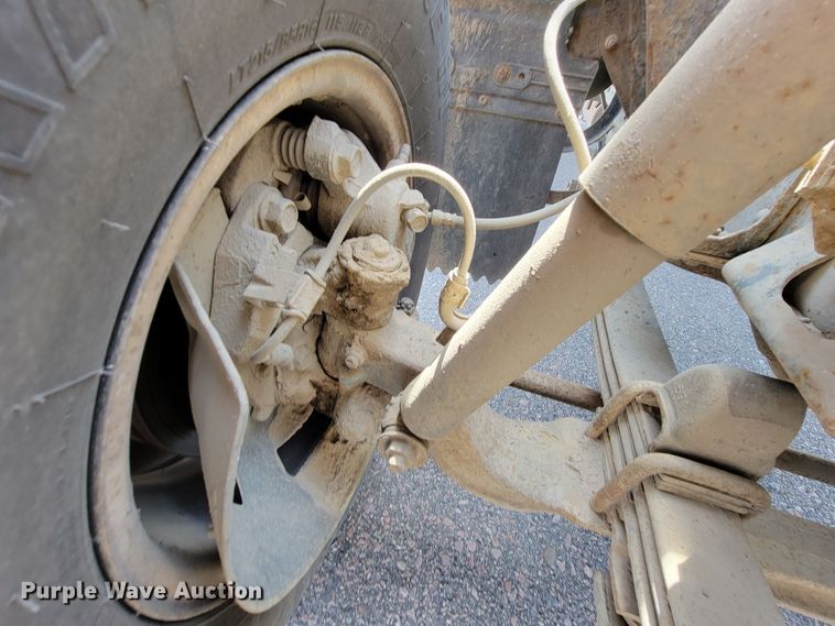 image for item JC9668 2003 GMC W4500  flatbed truck