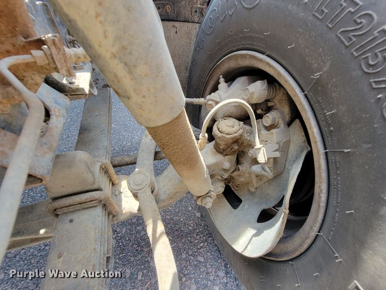 image for item JC9668 2003 GMC W4500  flatbed truck