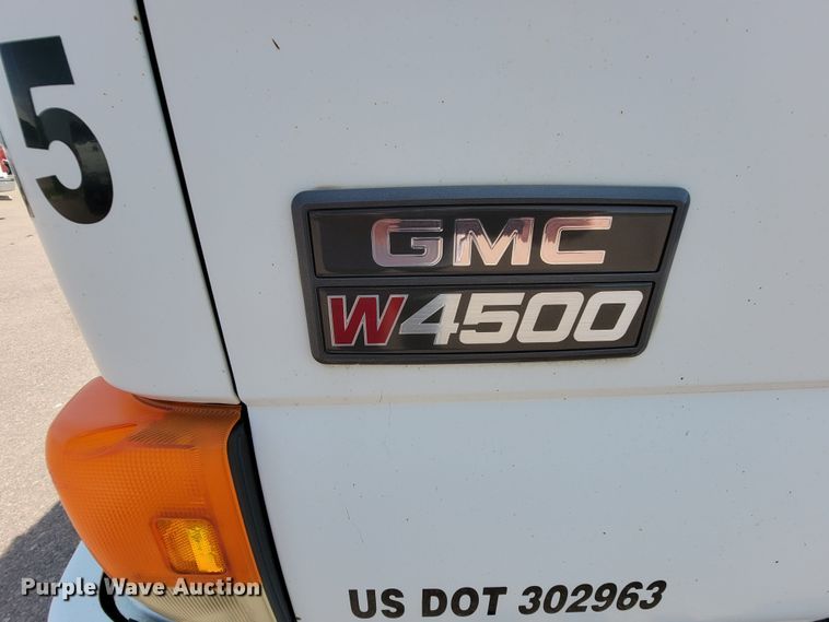 image for item JC9668 2003 GMC W4500  flatbed truck