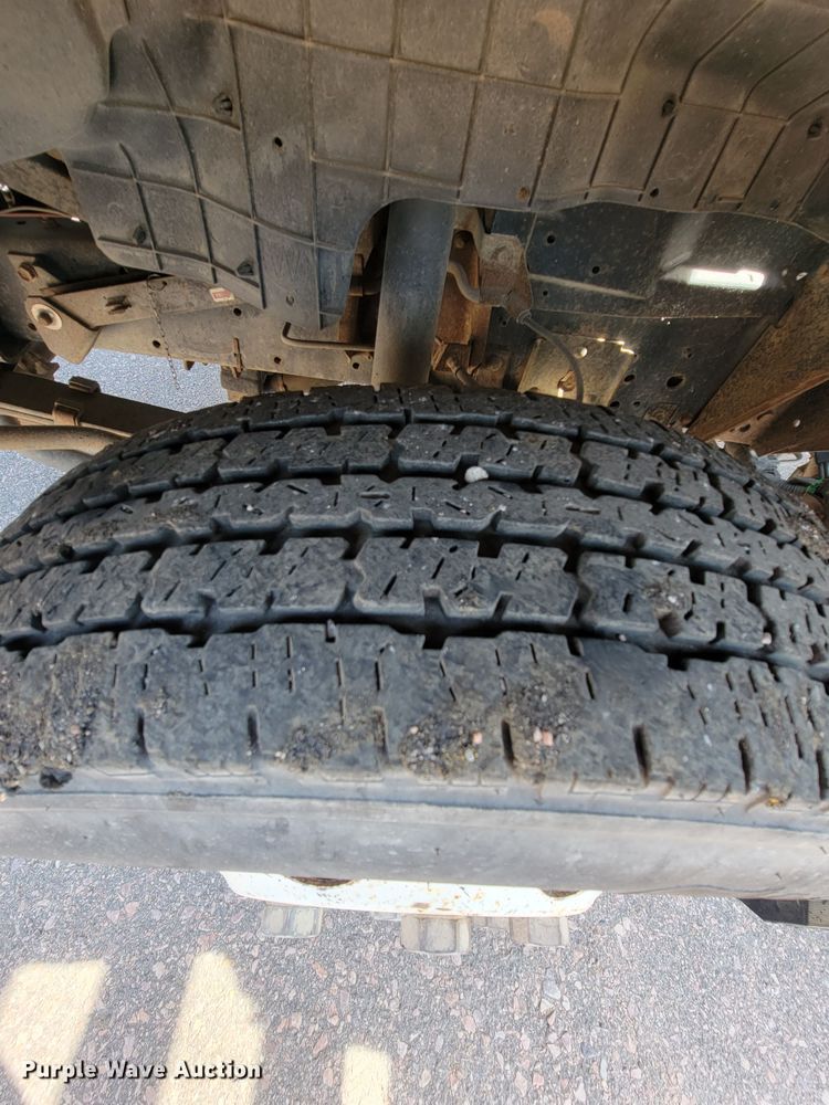 image for item JC9668 2003 GMC W4500  flatbed truck