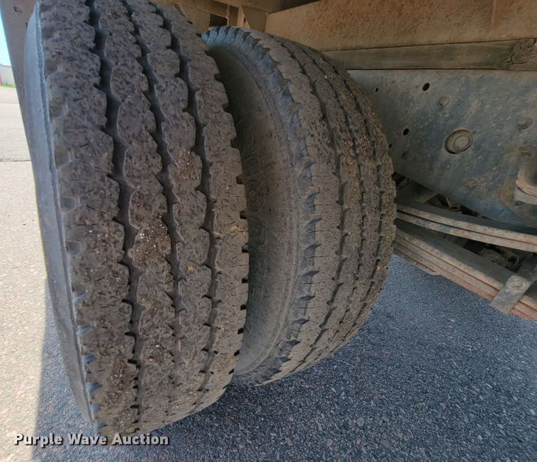 image for item JC9668 2003 GMC W4500  flatbed truck