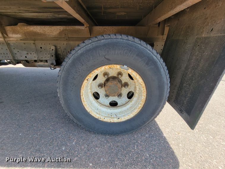 image for item JC9668 2003 GMC W4500  flatbed truck