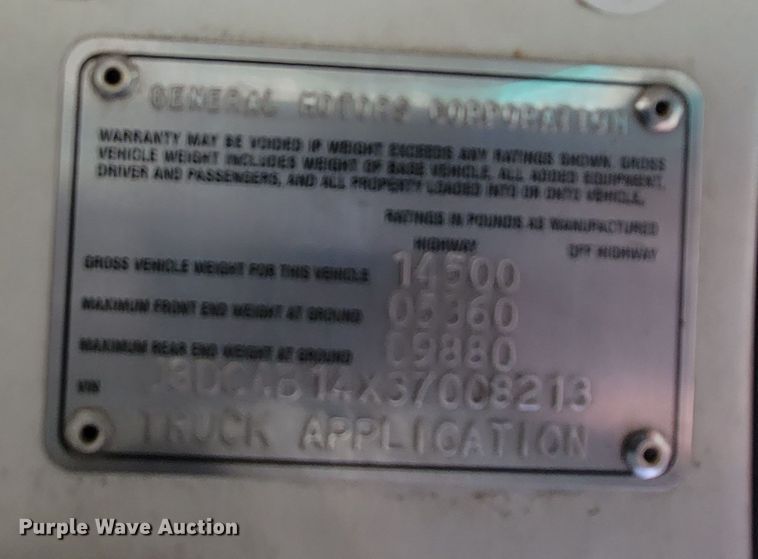 image for item JC9668 2003 GMC W4500  flatbed truck