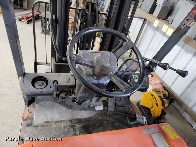 image for item JC9679 Toyota 5FBE18  forklift