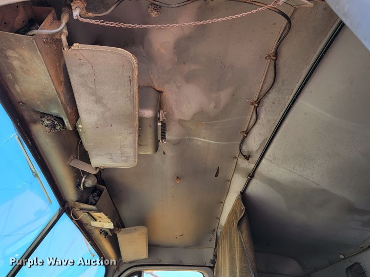 image for item JC9683 1963 International DC0405  semi truck