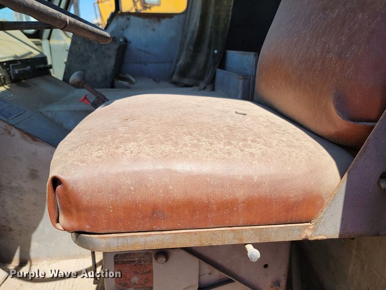 image for item JC9683 1963 International DC0405  semi truck