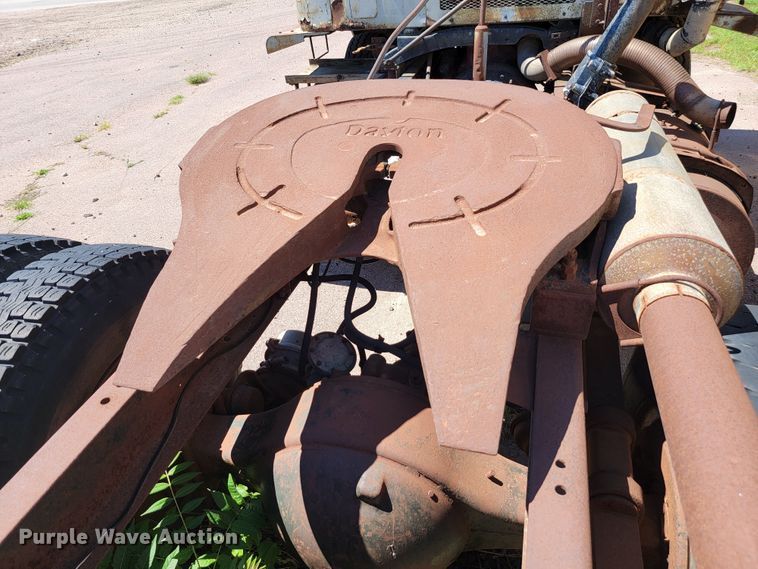 image for item JC9683 1963 International DC0405  semi truck