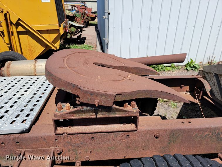 image for item JC9683 1963 International DC0405  semi truck