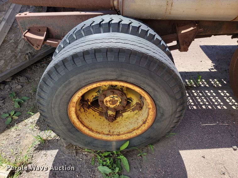 image for item JC9683 1963 International DC0405  semi truck