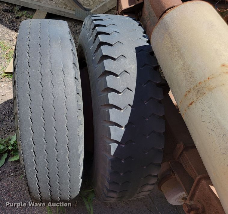 image for item JC9683 1963 International DC0405  semi truck