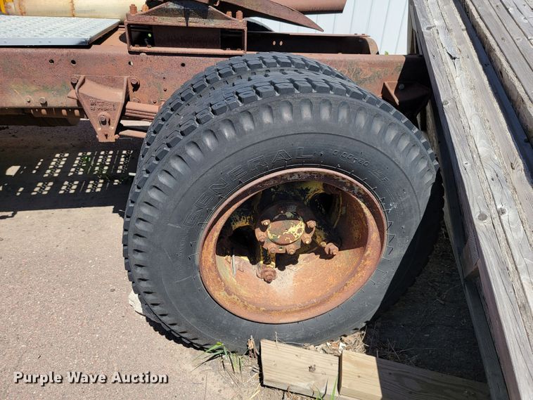 image for item JC9683 1963 International DC0405  semi truck