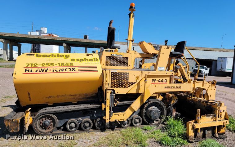 image for item JC9687 Blaw-Knox PF4410  paver