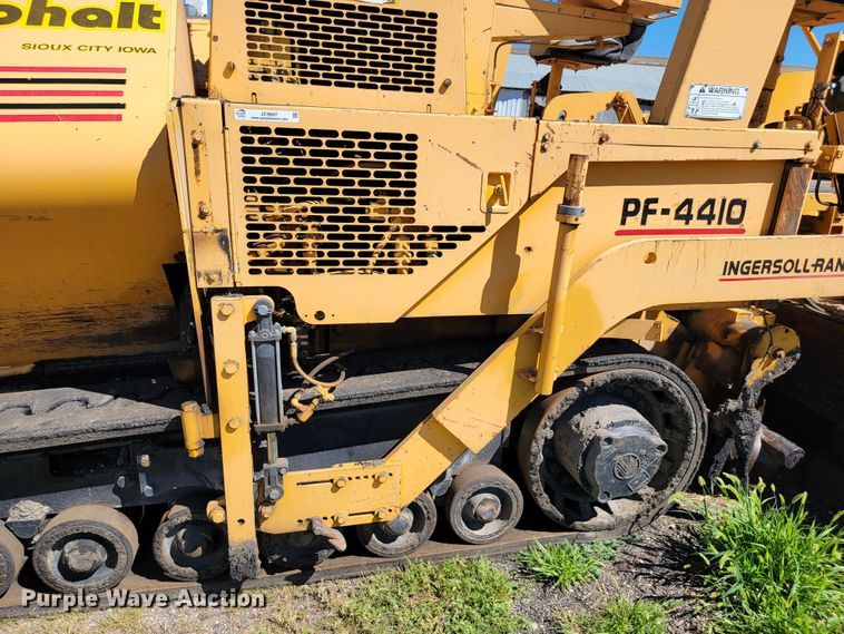 image for item JC9687 Blaw-Knox PF4410  paver