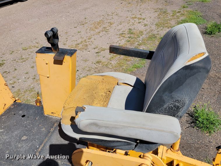 image for item JC9687 Blaw-Knox PF4410  paver