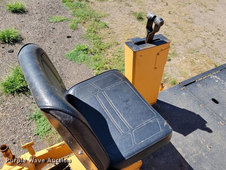 image for item JC9687 Blaw-Knox PF4410  paver