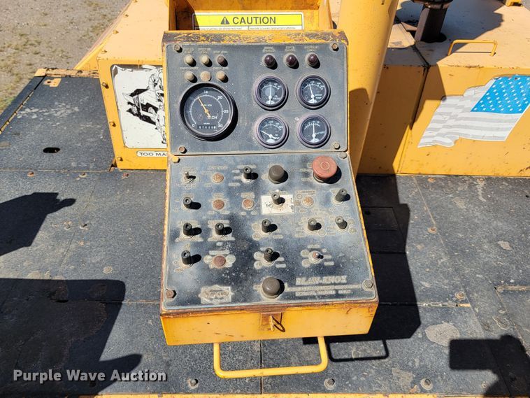 image for item JC9687 Blaw-Knox PF4410  paver