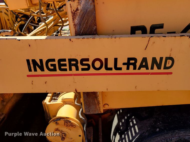 image for item JC9687 Blaw-Knox PF4410  paver