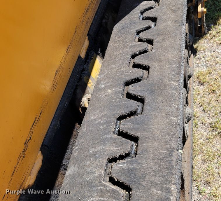 image for item JC9687 Blaw-Knox PF4410  paver