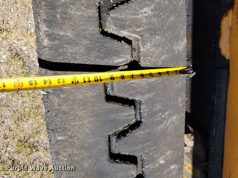 image for item JC9687 Blaw-Knox PF4410  paver