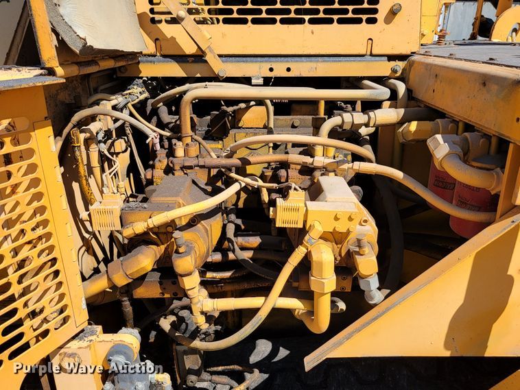 image for item JC9687 Blaw-Knox PF4410  paver