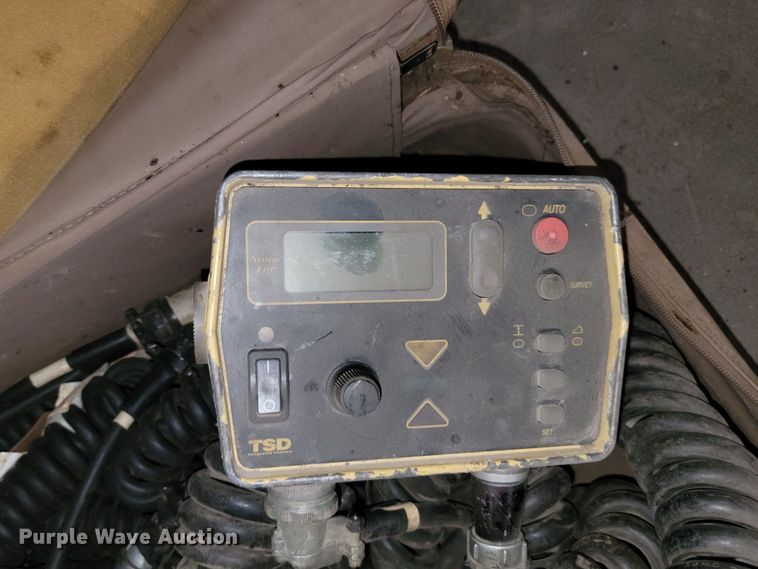 image for item JC9687 Blaw-Knox PF4410  paver