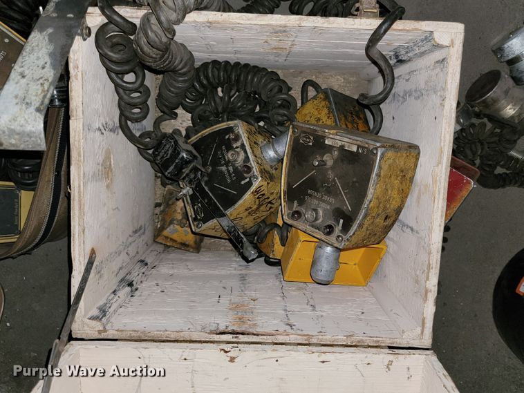 image for item JC9687 Blaw-Knox PF4410  paver