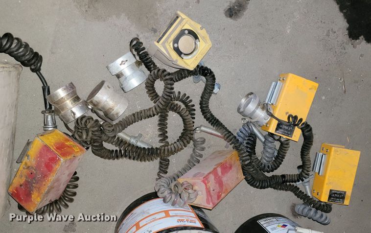 image for item JC9687 Blaw-Knox PF4410  paver