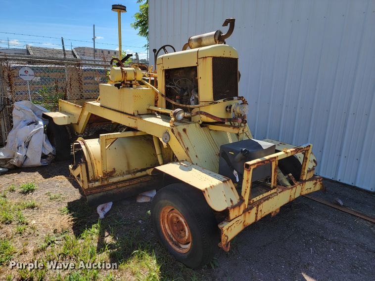 image for item JC9688 (2) pieces of construction equipment