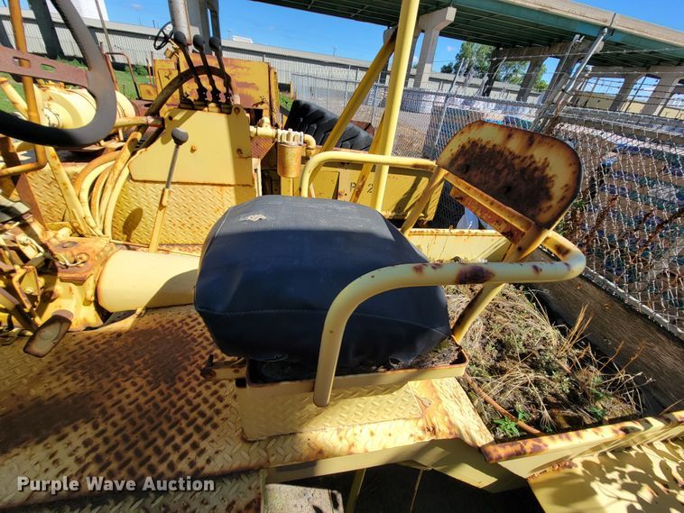 image for item JC9688 (2) pieces of construction equipment