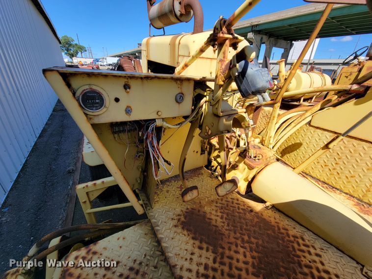 image for item JC9688 (2) pieces of construction equipment