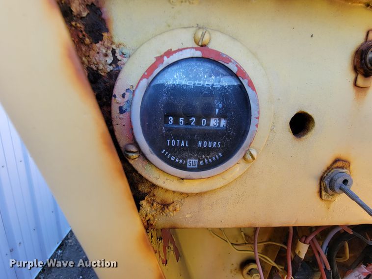 image for item JC9688 (2) pieces of construction equipment