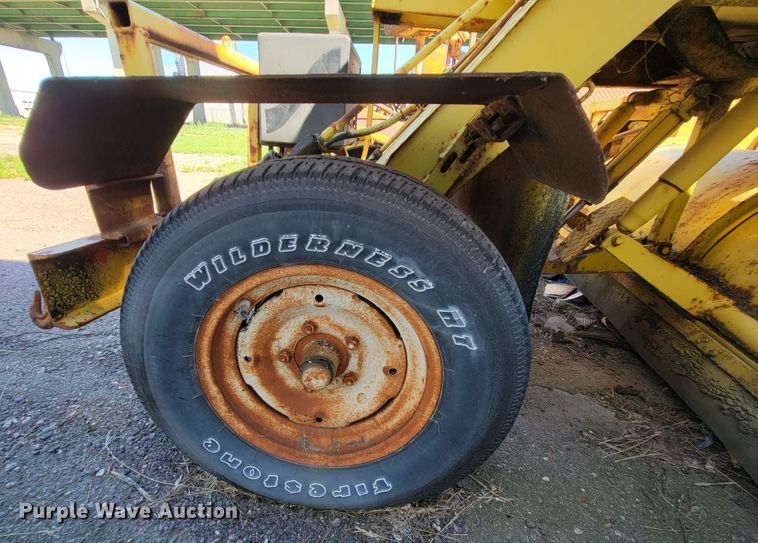 image for item JC9688 (2) pieces of construction equipment